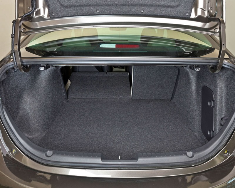 багажник Mazda 3 Седан 2014