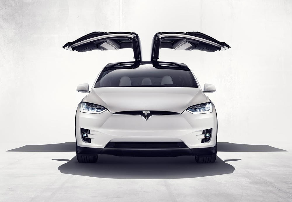 фары, бампер, решетка Tesla Model X SUV 2016