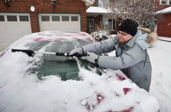 Как очистить машину от снега