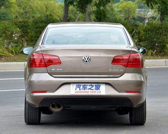 задний бампер Volkswagen Bora 2013
