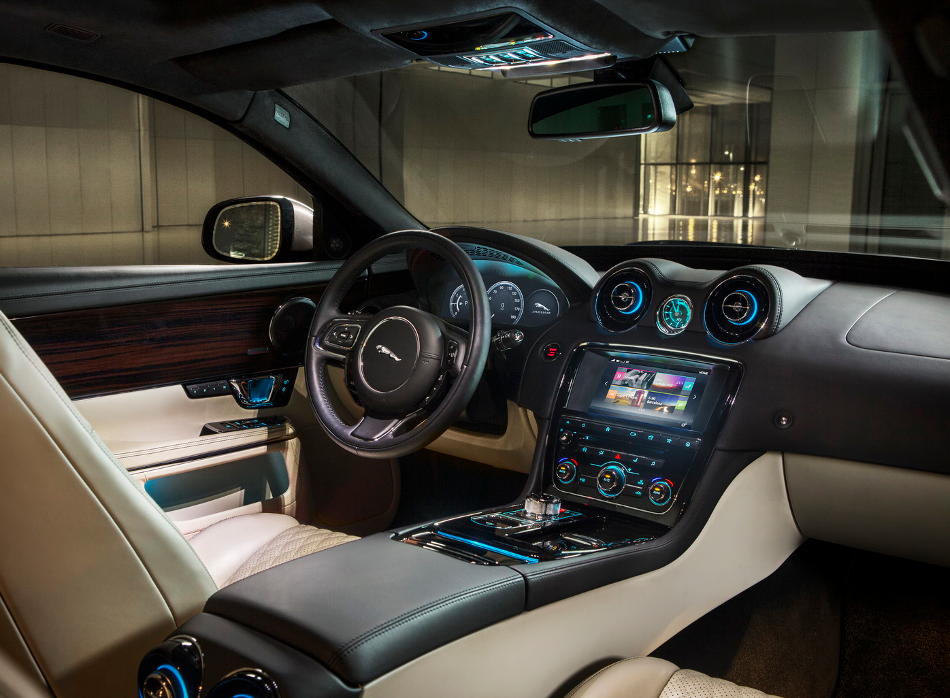 салон Jaguar XJ 2016