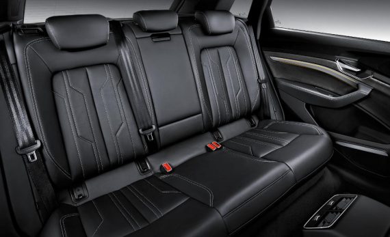 интерьер Audi E-tron