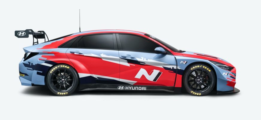 новая Hyundai Elantra N TCR 2021 сбоку