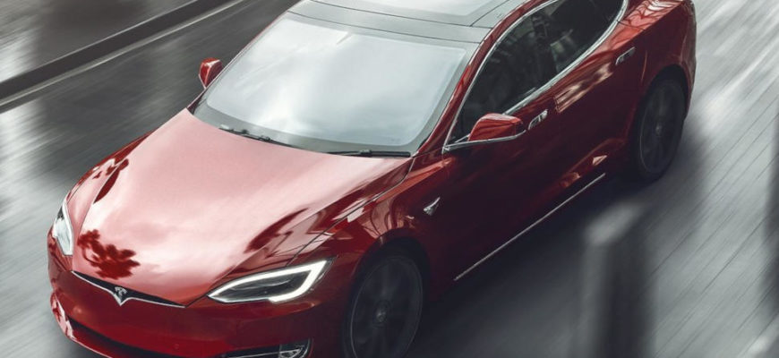 Новая Tesla Model S Plaid 2021 фото