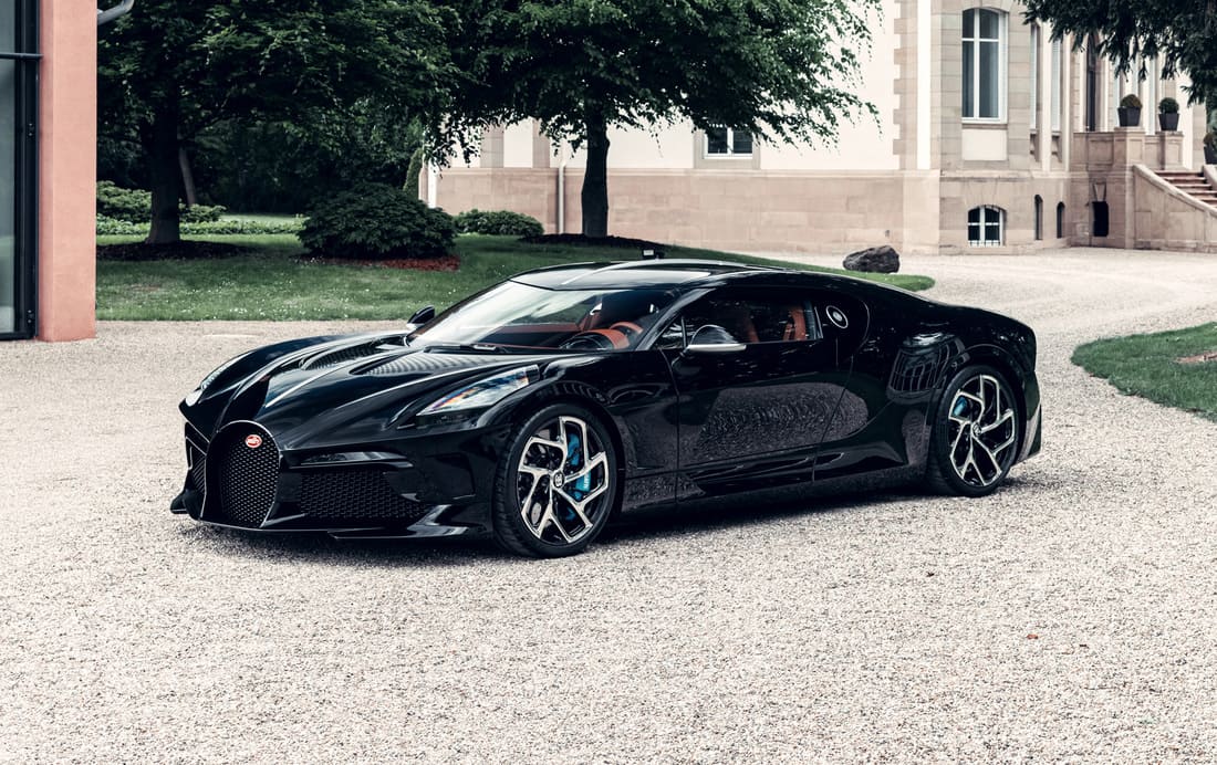 Гиперкар Bugatti La Voiture Noire («Черная машина») фото