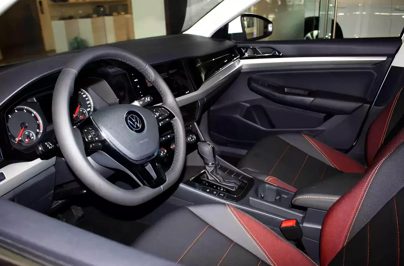 интерьер Volkswagen Bora 2023