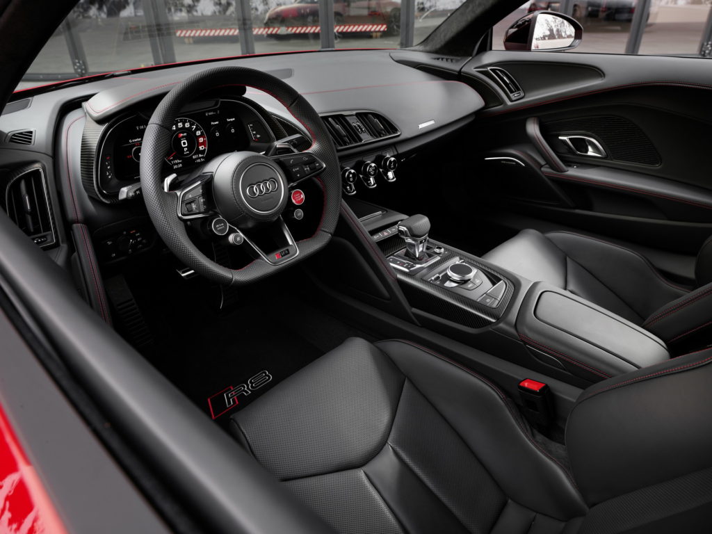 салон Audi R8 V10 performance 2023 в России