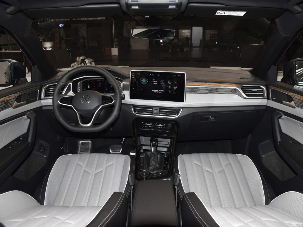 салон Volkswagen Tayron 2023 в России
