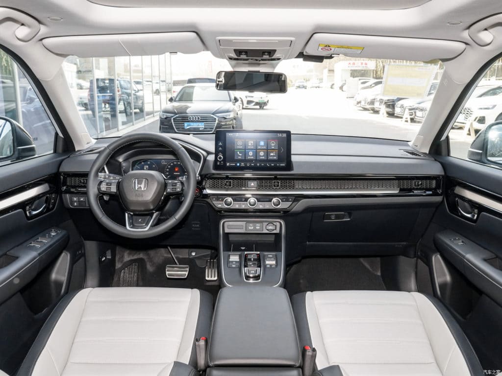 салон Honda CR-V e PHEV 2024