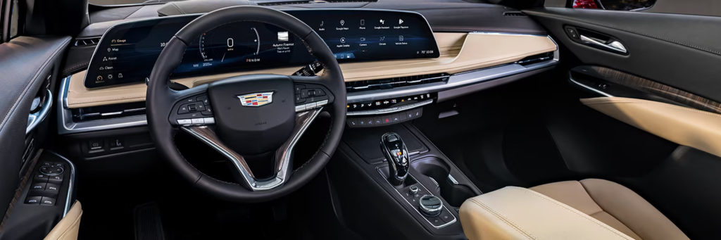 салон Cadillac XT4 2024 в России
