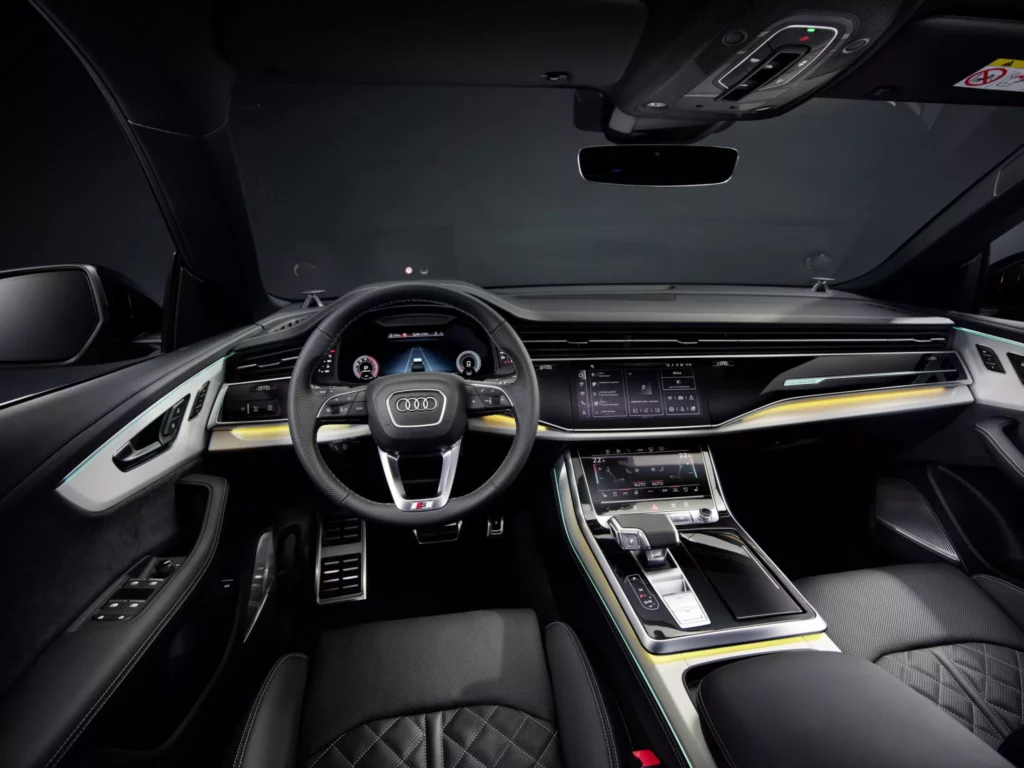 салон Audi Q8 2024