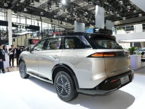 Китайский Nissan Pathfinder 2025 задняя часть
