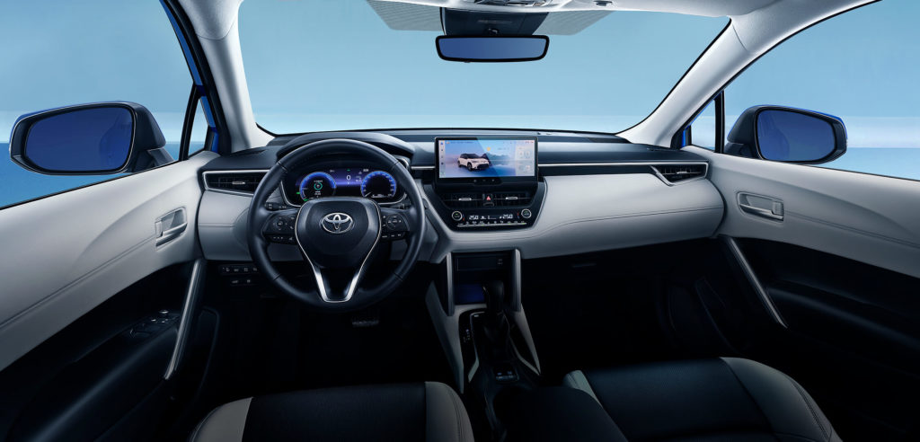 салон Toyota Frontlander 2024